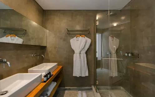 Mykonos Suite bathroom